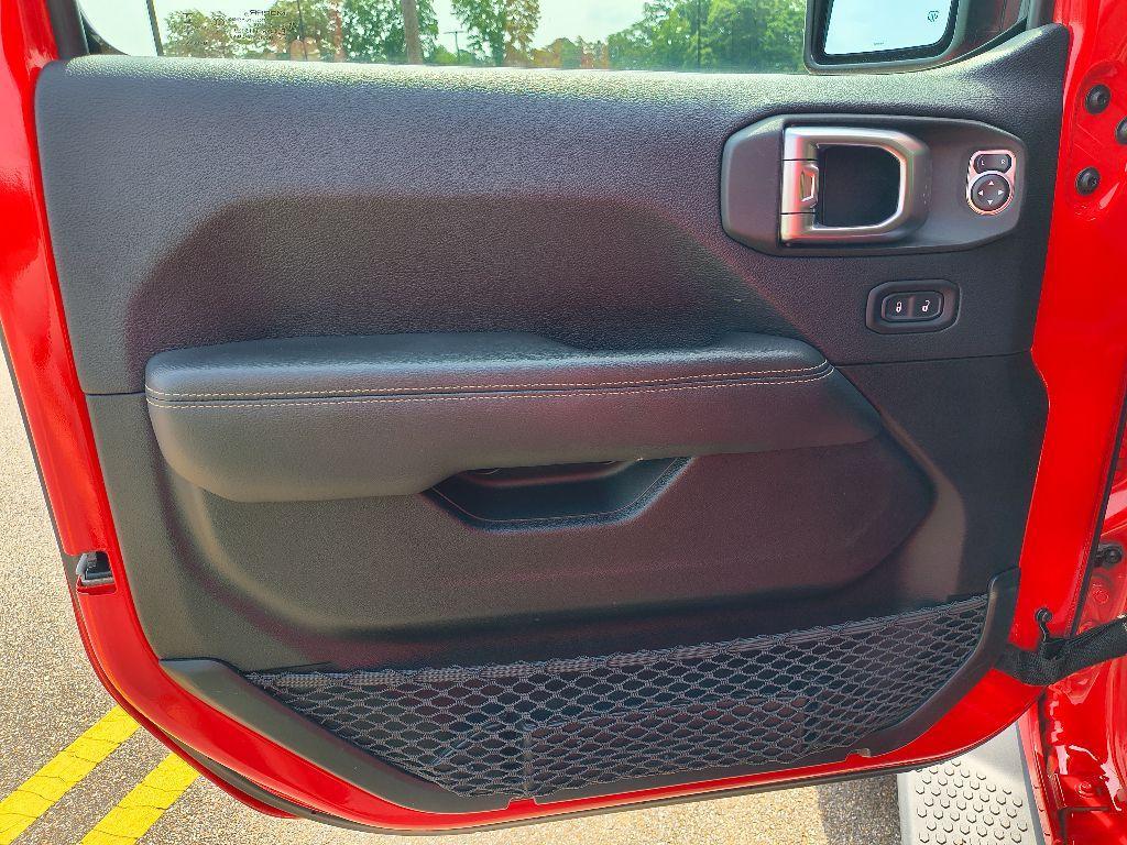 used 2019 Jeep Wrangler Unlimited car, priced at $34,979