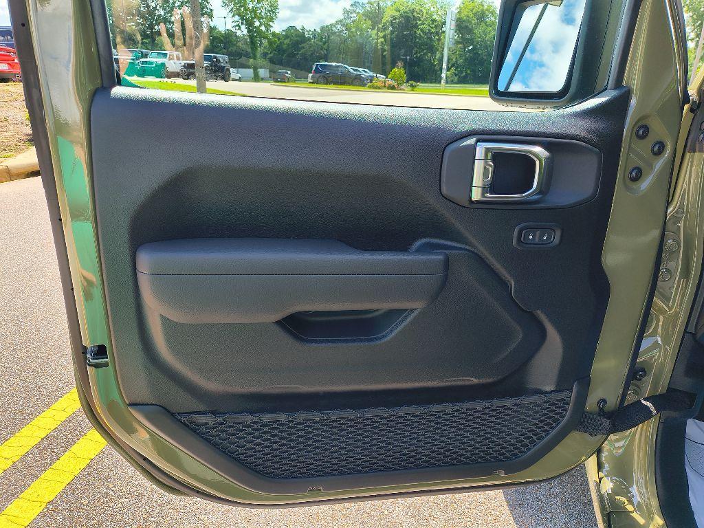 new 2025 Jeep Wrangler car, priced at $39,968