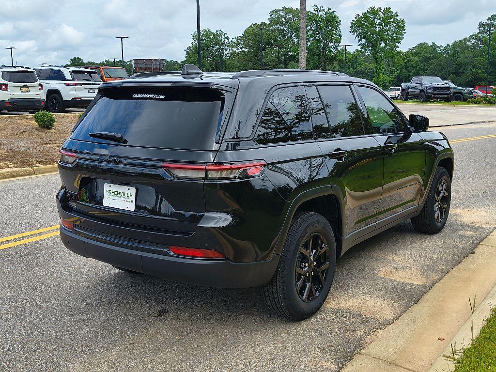 new 2025 Jeep Grand Cherokee car, priced at $37,955