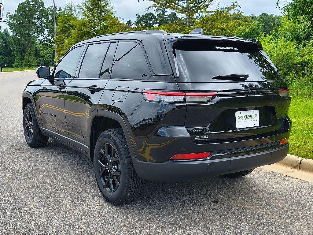 new 2025 Jeep Grand Cherokee car, priced at $37,955