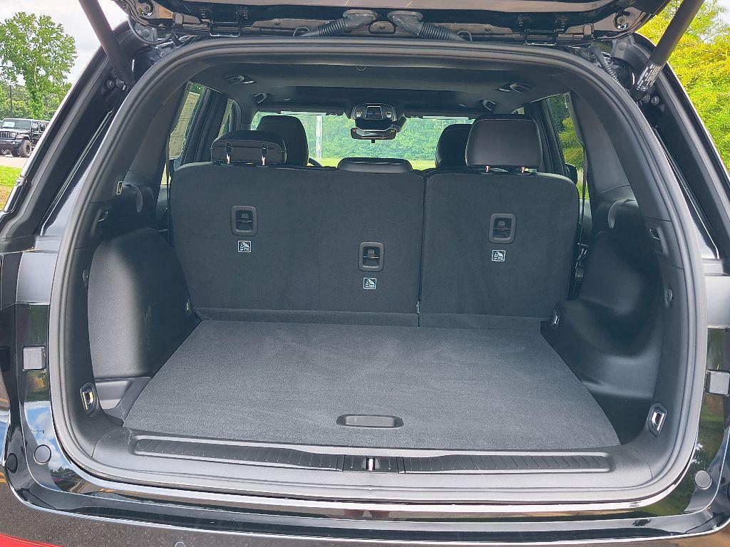 new 2025 Jeep Grand Cherokee car, priced at $37,955