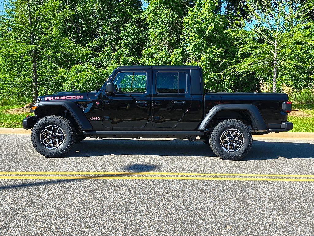 new 2025 Jeep Gladiator car, priced at $52,387