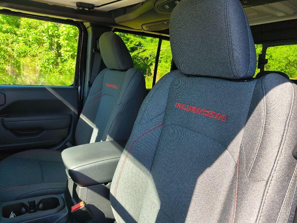 new 2025 Jeep Gladiator car, priced at $52,387