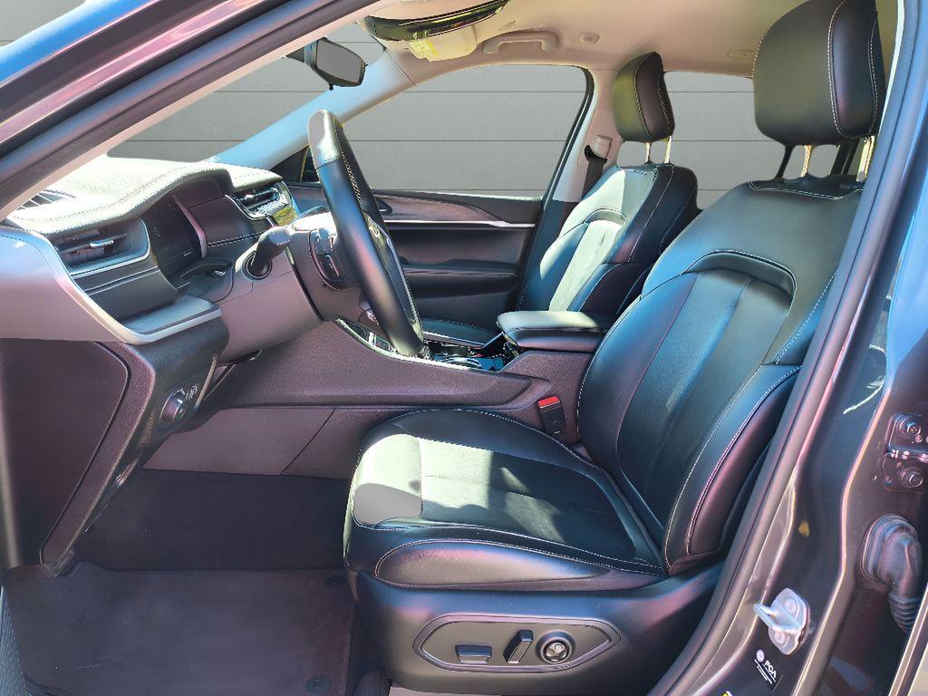 used 2022 Jeep Grand Cherokee car, priced at $28,997