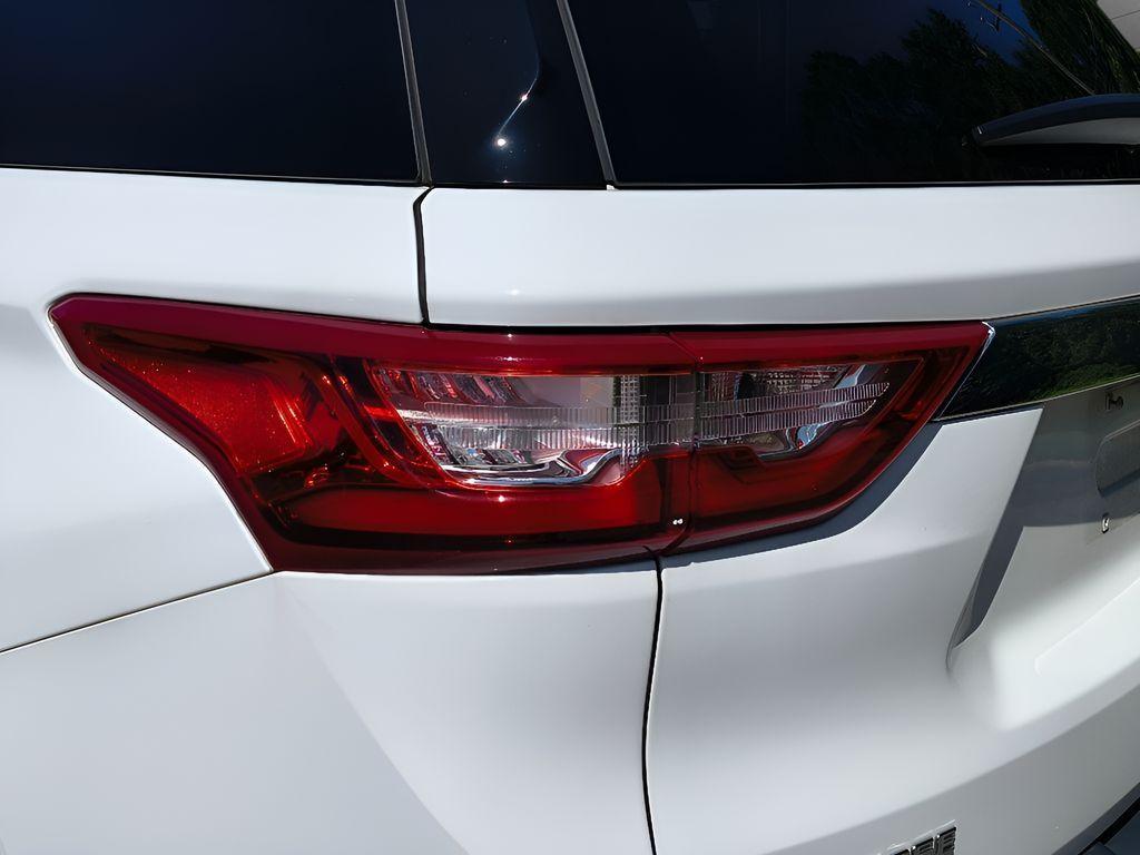 used 2020 Chevrolet Traverse car, priced at $17,893