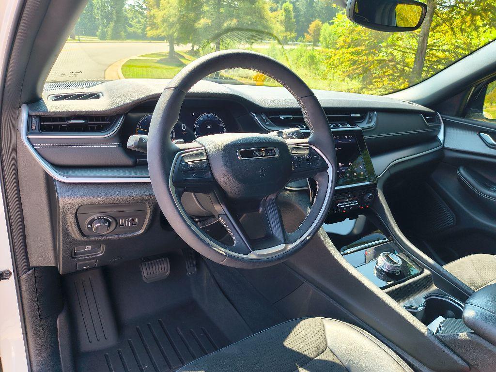 used 2023 Jeep Grand Cherokee car, priced at $34,999