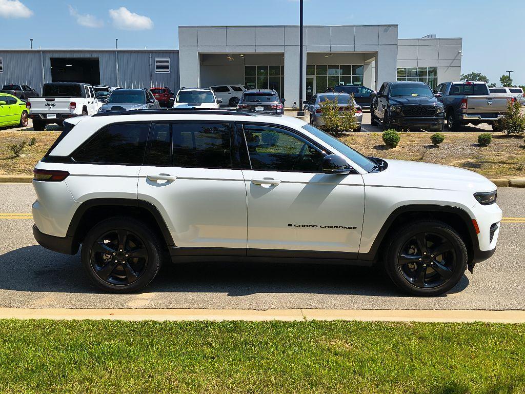 used 2023 Jeep Grand Cherokee car, priced at $34,999