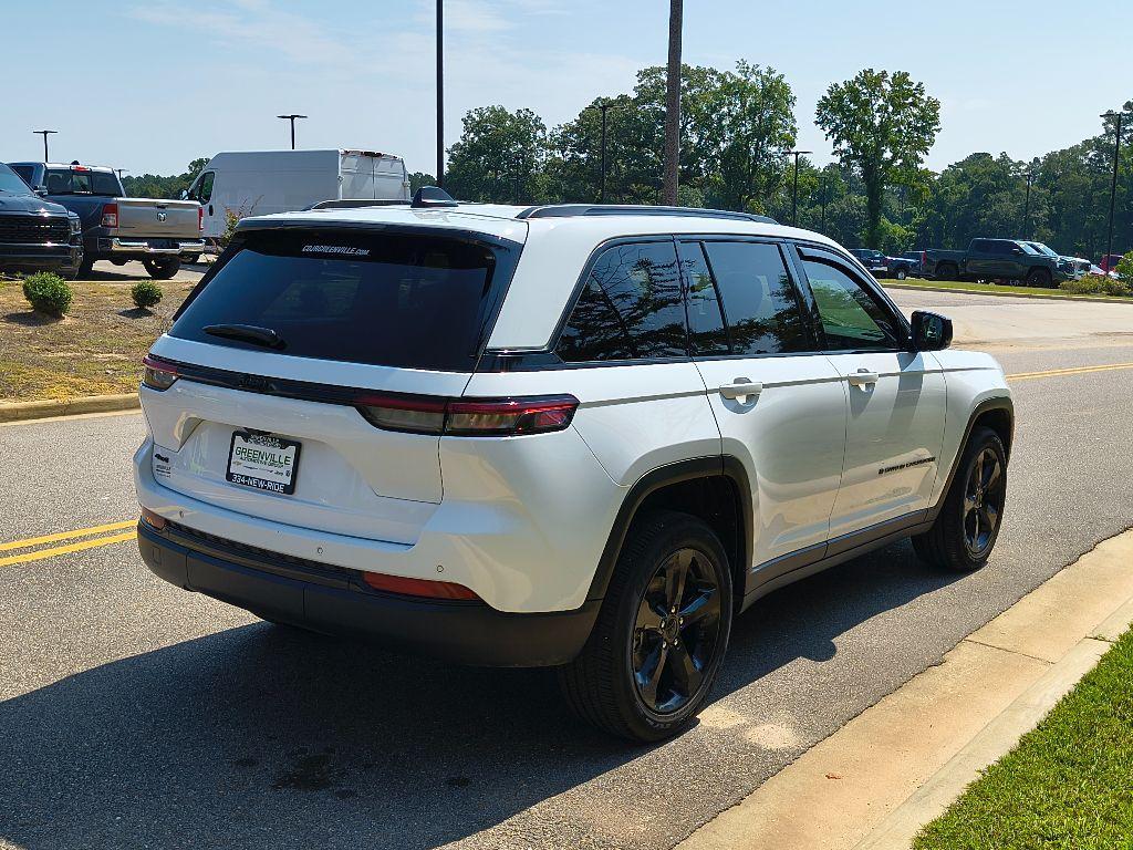 used 2023 Jeep Grand Cherokee car, priced at $34,999