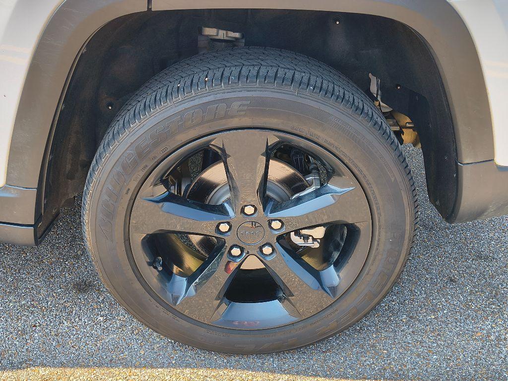 used 2023 Jeep Grand Cherokee car, priced at $34,999