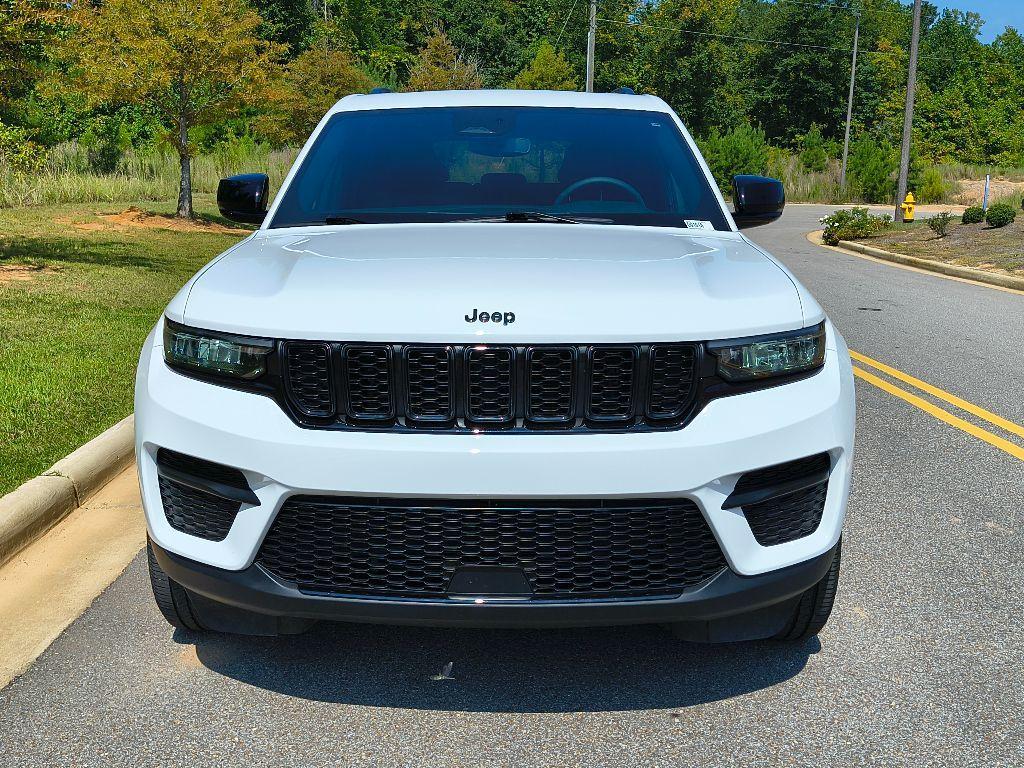 used 2023 Jeep Grand Cherokee car, priced at $34,999