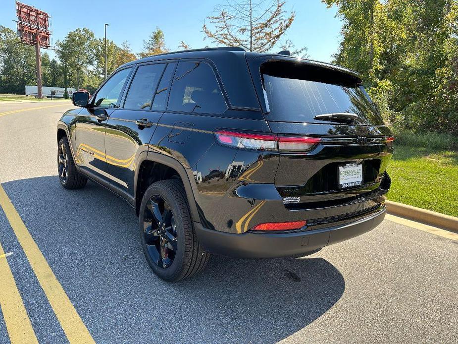 new 2025 Jeep Grand Cherokee car, priced at $45,535