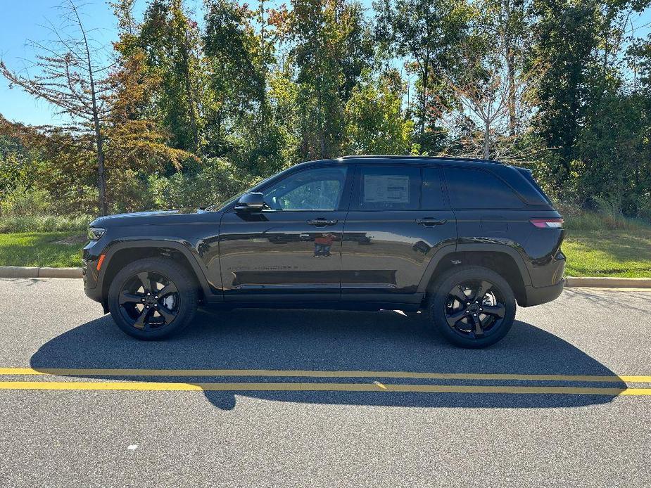 new 2025 Jeep Grand Cherokee car, priced at $45,535