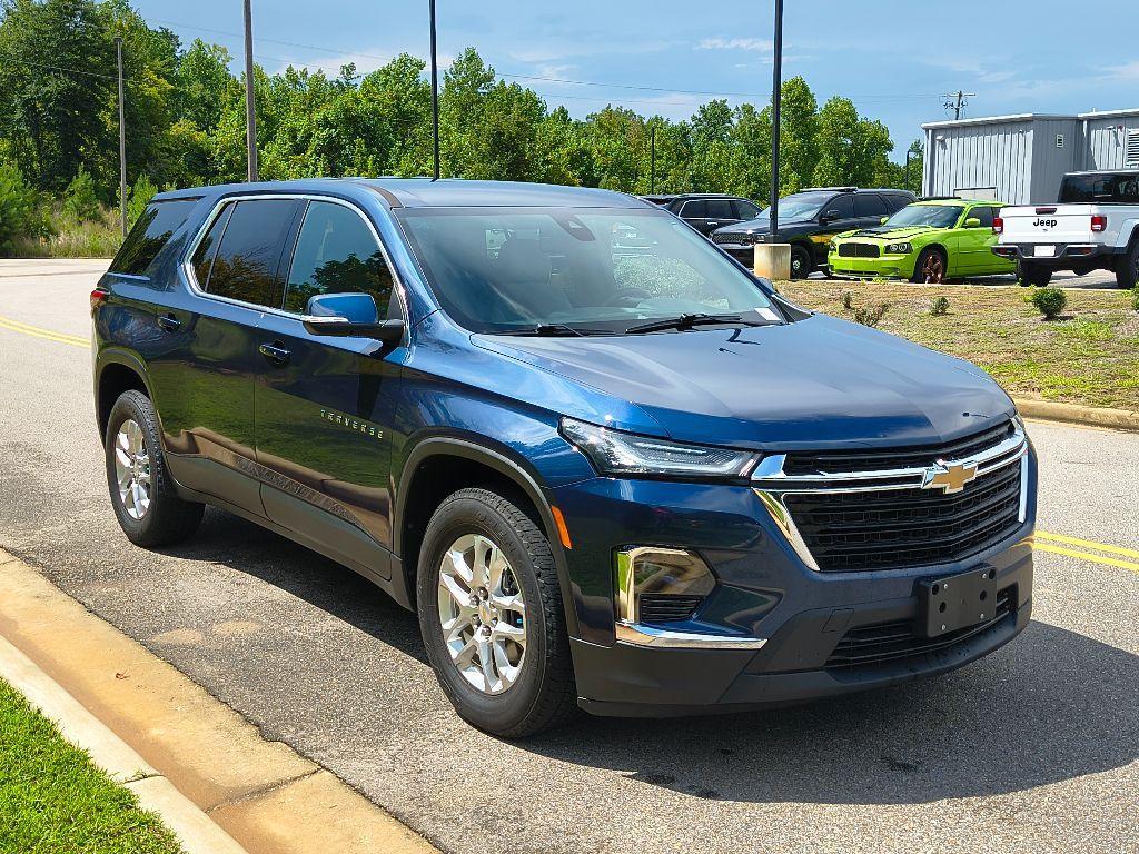used 2022 Chevrolet Traverse car, priced at $19,863