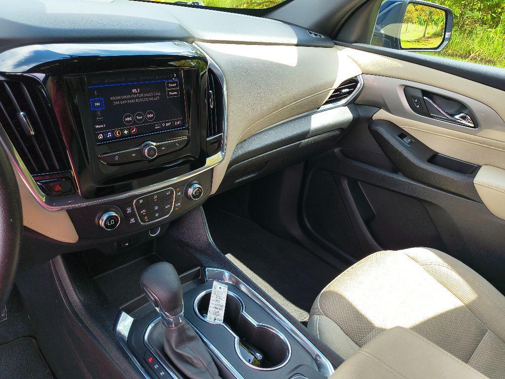 used 2022 Chevrolet Traverse car, priced at $19,863