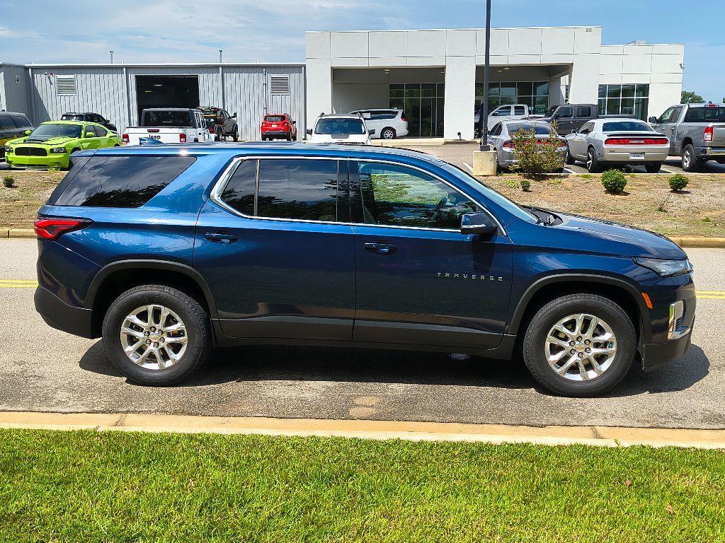 used 2022 Chevrolet Traverse car, priced at $19,863