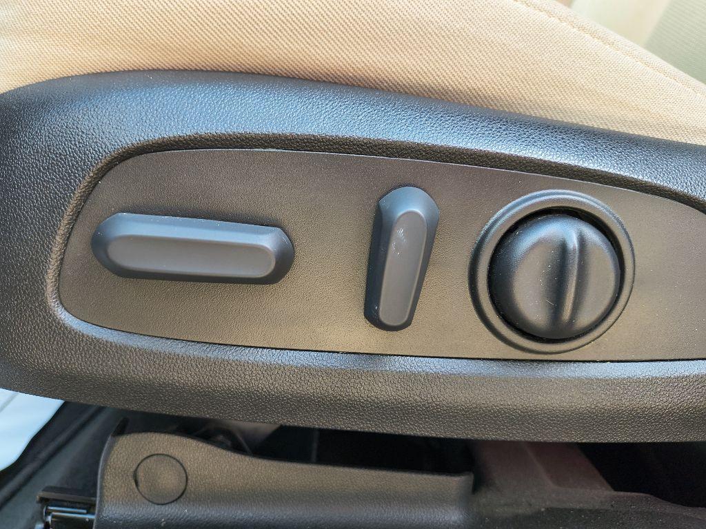 used 2022 Chevrolet Traverse car, priced at $19,863