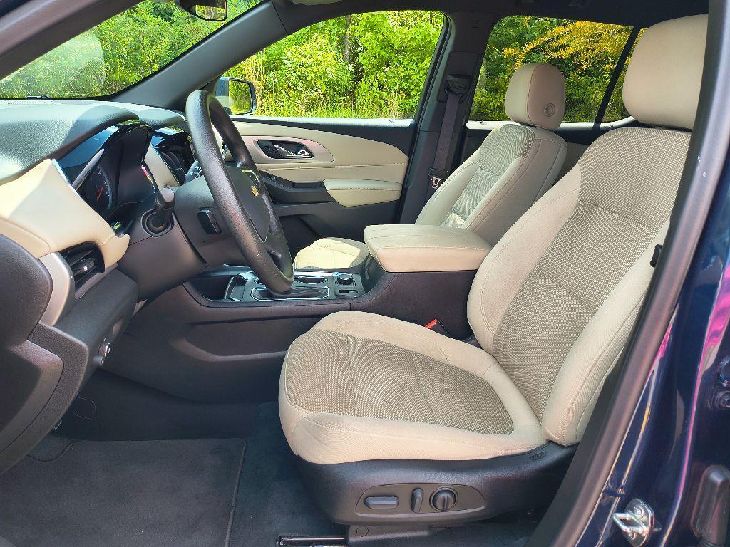 used 2022 Chevrolet Traverse car, priced at $19,863