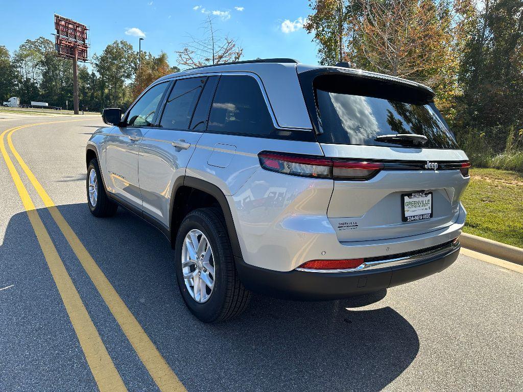 new 2025 Jeep Grand Cherokee car, priced at $34,903