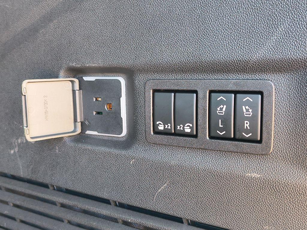 used 2023 Chevrolet Suburban car, priced at $54,989