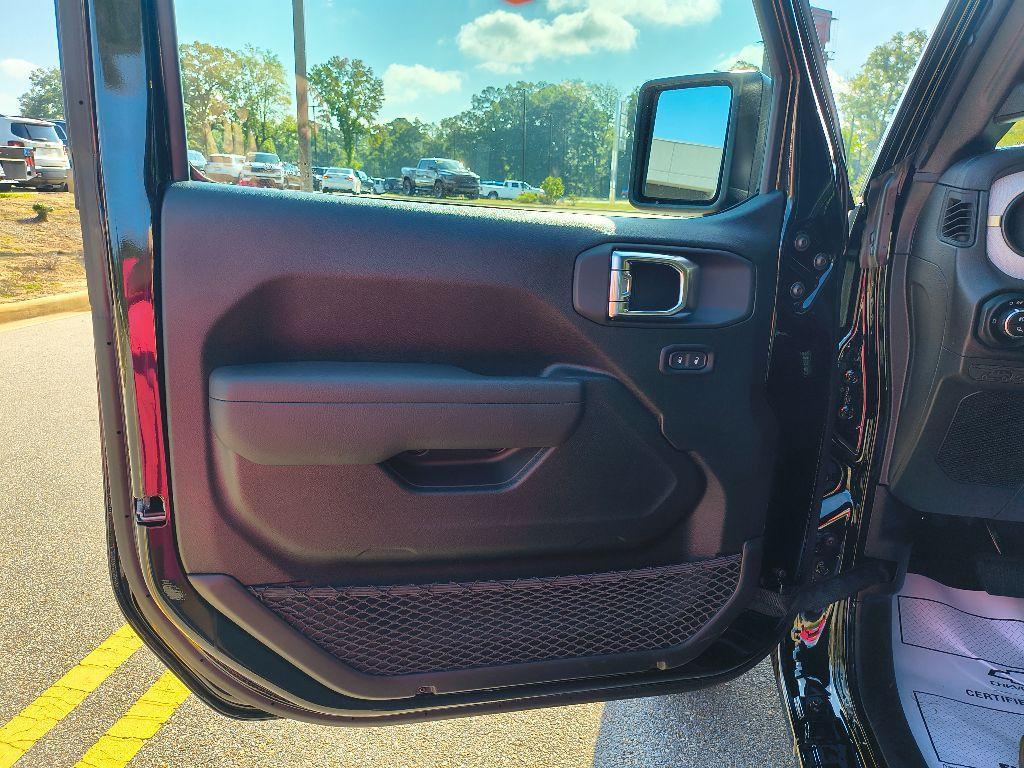 new 2025 Jeep Gladiator car, priced at $41,270
