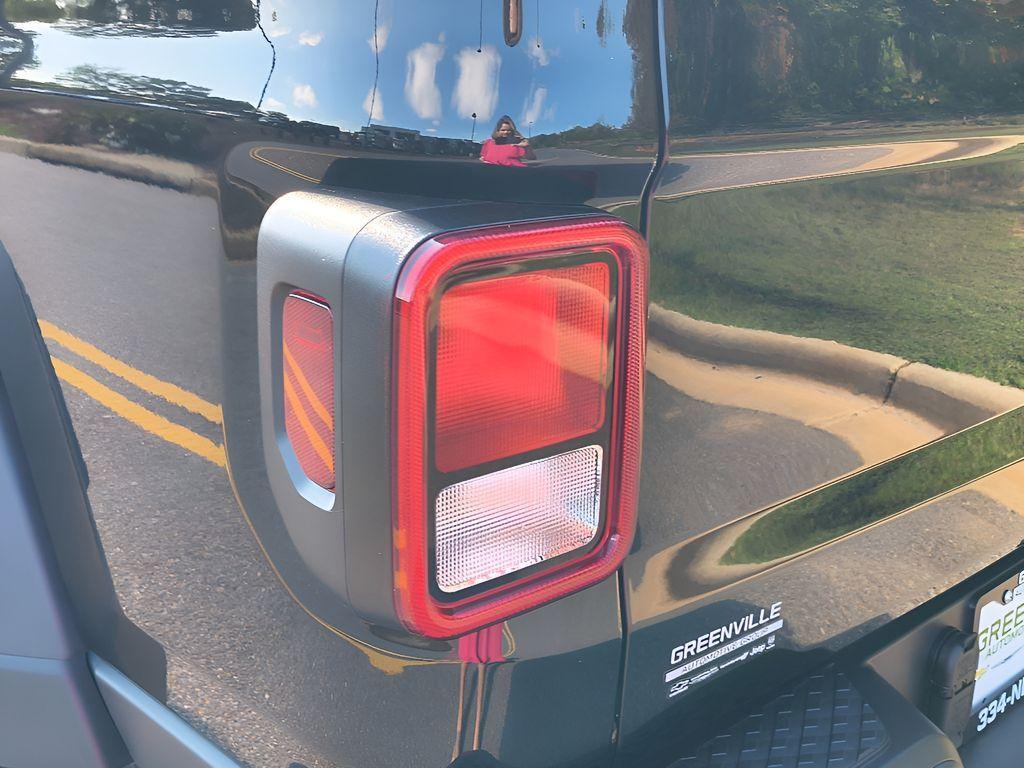 new 2025 Jeep Gladiator car, priced at $41,270