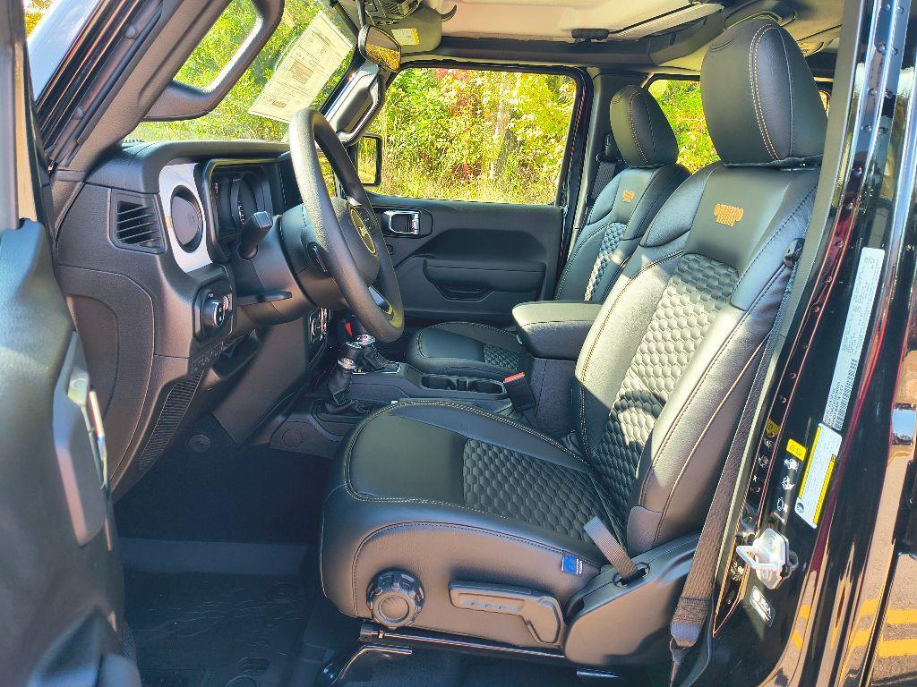 new 2025 Jeep Gladiator car, priced at $41,270