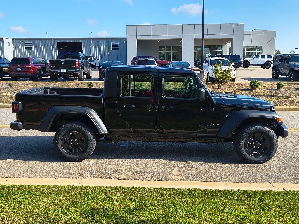 new 2025 Jeep Gladiator car, priced at $41,270