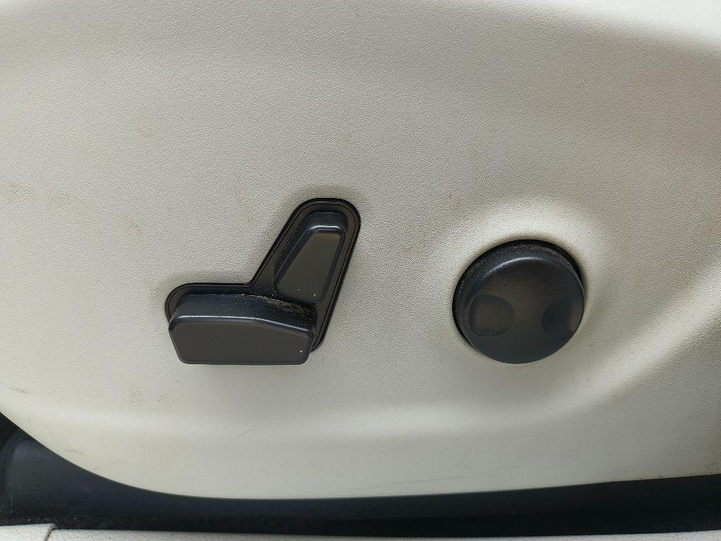 used 2022 Jeep Cherokee car, priced at $19,910