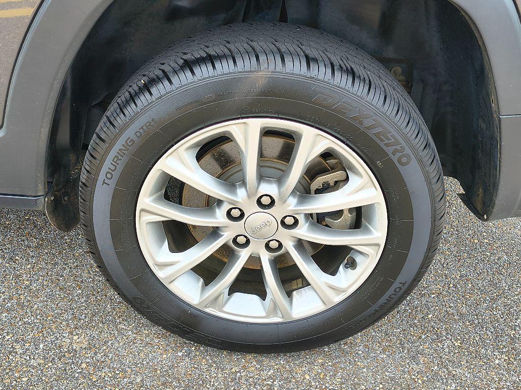 used 2022 Jeep Cherokee car, priced at $19,910