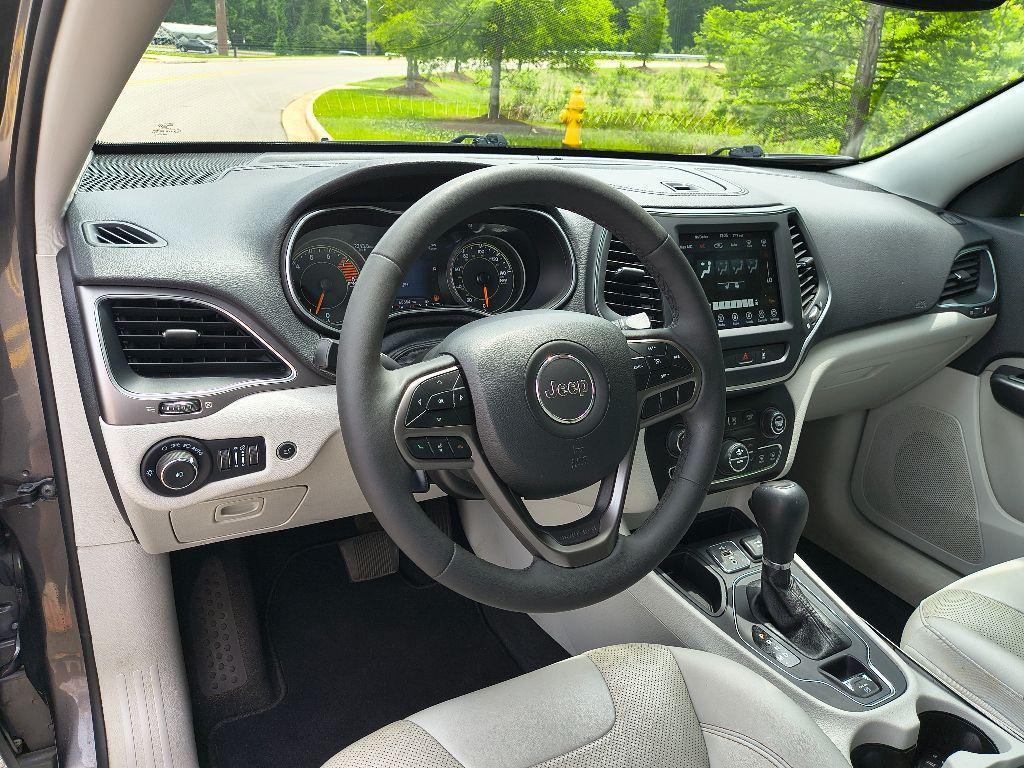 used 2022 Jeep Cherokee car, priced at $19,910