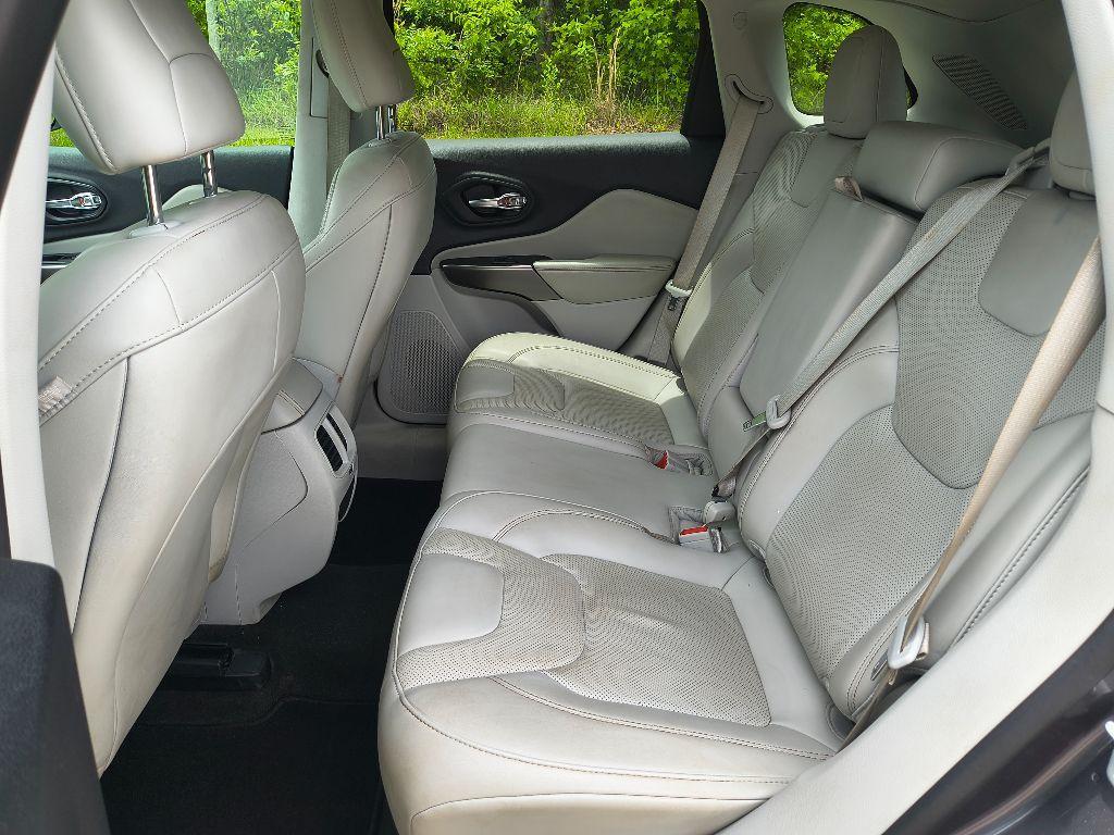 used 2022 Jeep Cherokee car, priced at $19,996