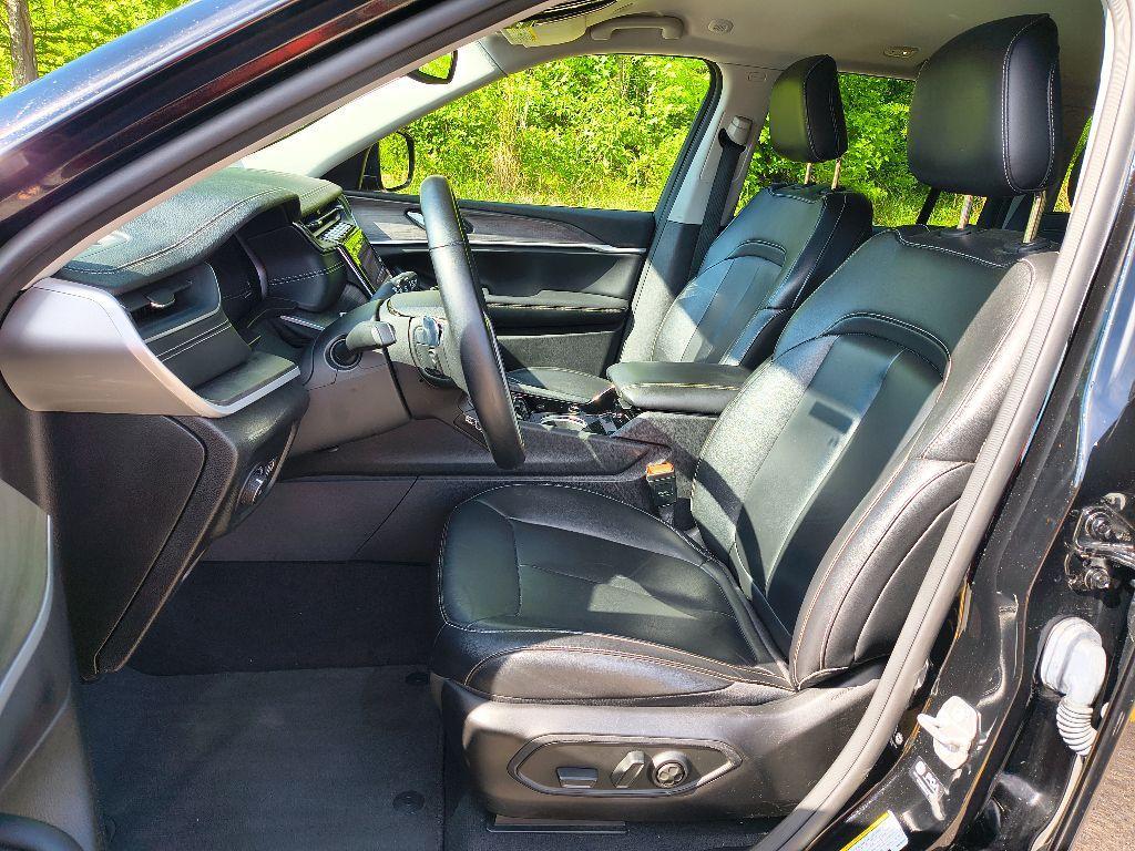 used 2022 Jeep Grand Cherokee car, priced at $32,773