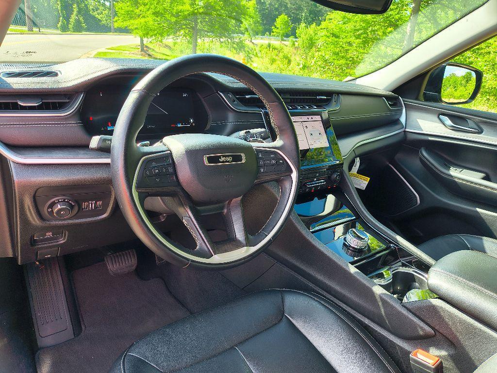 used 2022 Jeep Grand Cherokee car, priced at $32,773