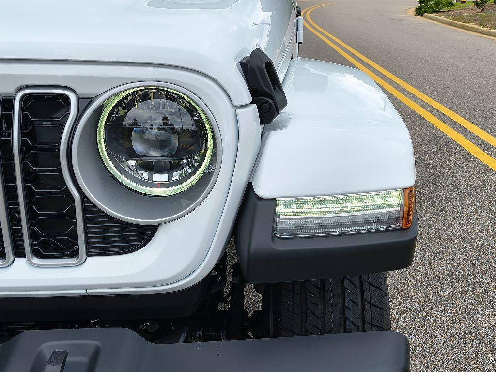 new 2025 Jeep Wrangler car, priced at $52,944