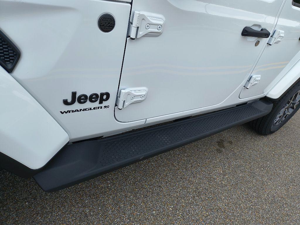new 2025 Jeep Wrangler car, priced at $51,926