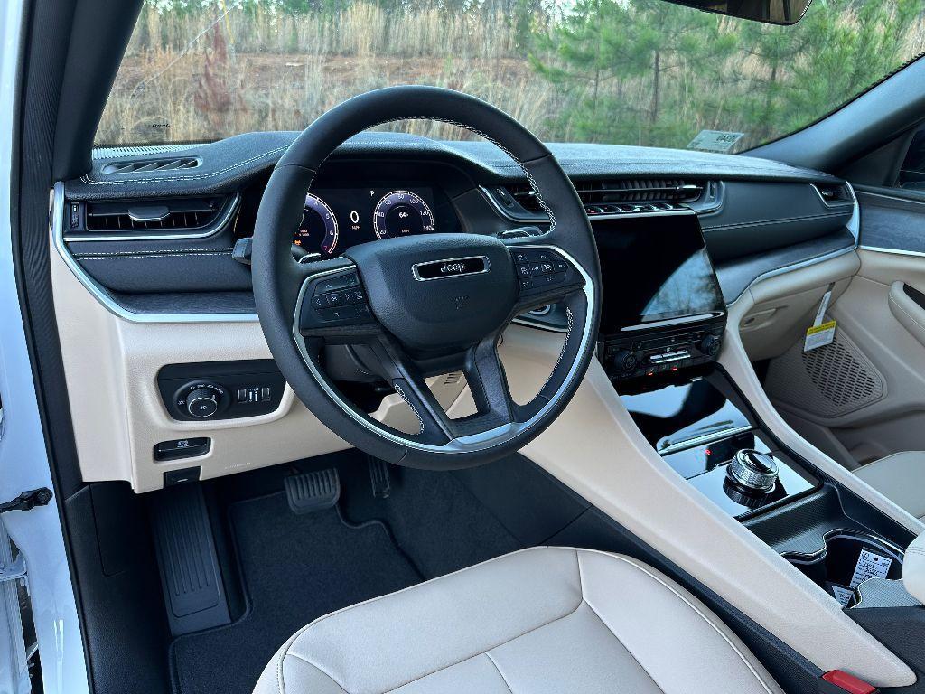 new 2025 Jeep Grand Cherokee L car, priced at $46,815