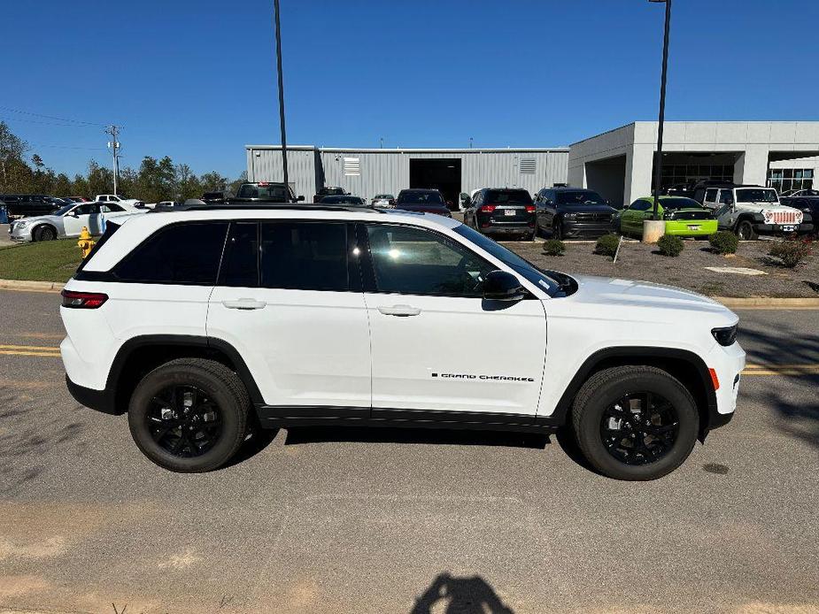 new 2024 Jeep Grand Cherokee car, priced at $37,435