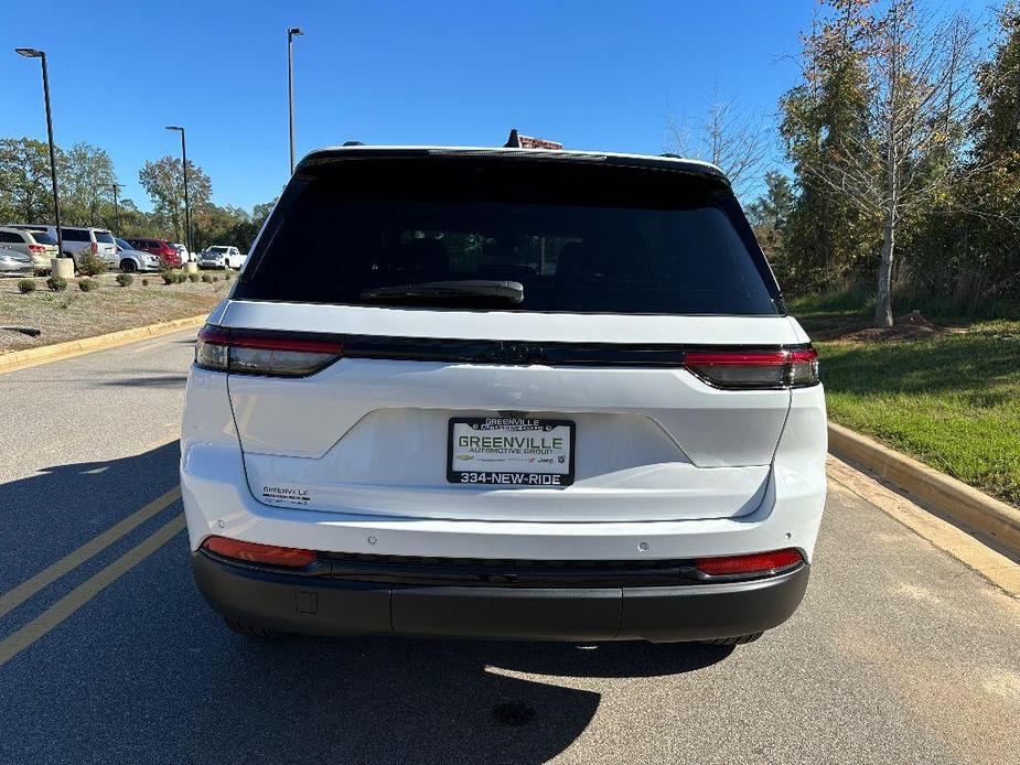 new 2024 Jeep Grand Cherokee car, priced at $37,435