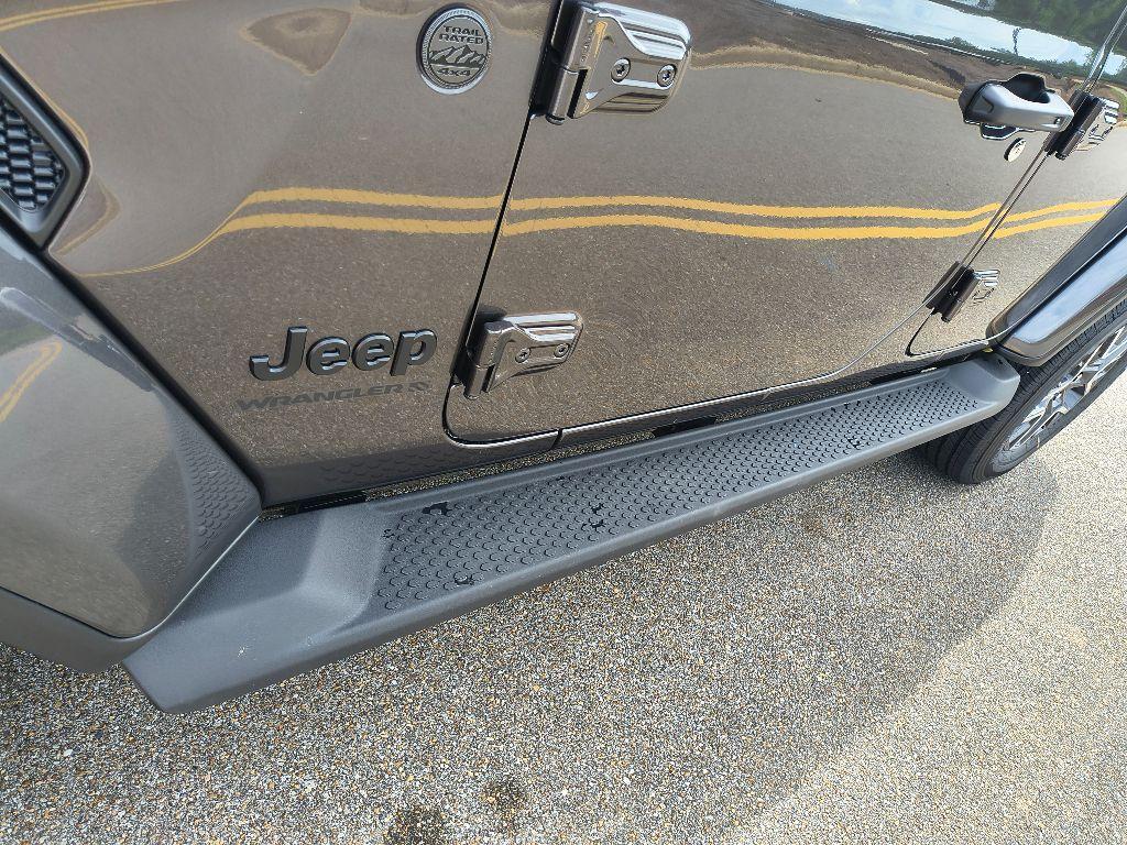 new 2025 Jeep Wrangler car, priced at $52,604