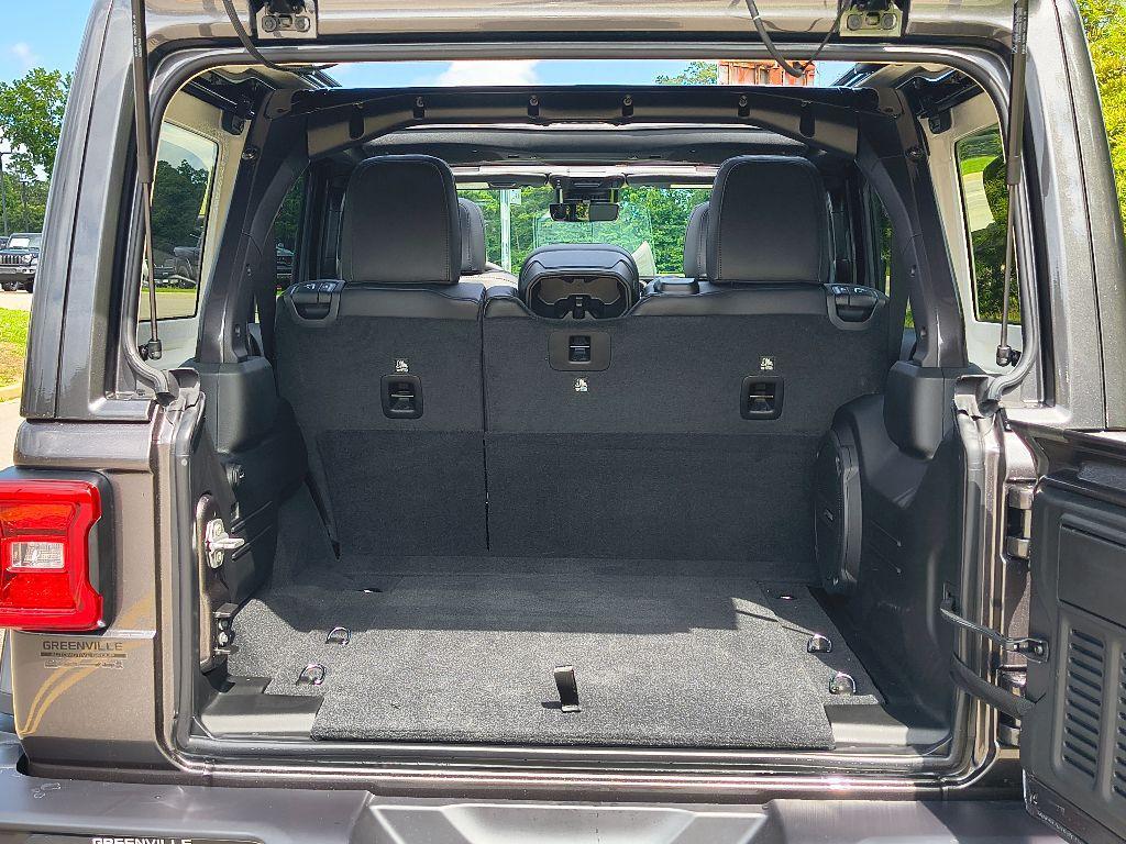new 2025 Jeep Wrangler car, priced at $52,604