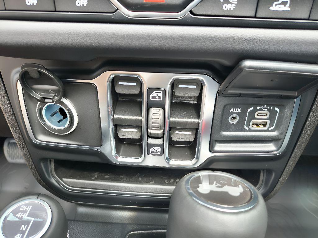 new 2025 Jeep Wrangler car, priced at $52,927