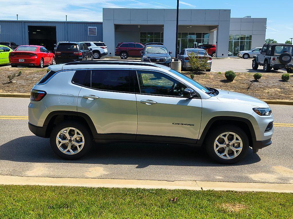 new 2025 Jeep Compass car, priced at $28,666