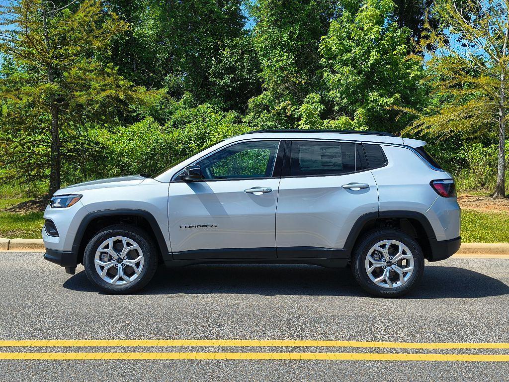 new 2025 Jeep Compass car, priced at $28,666