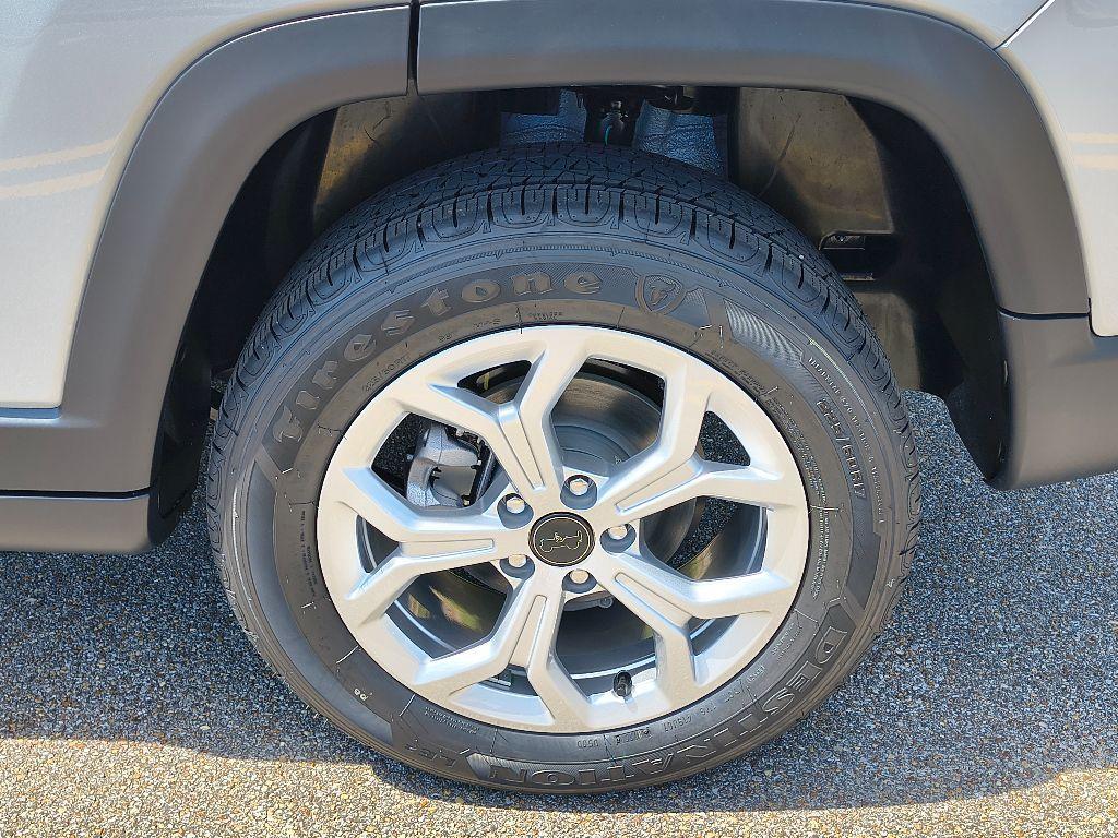 new 2025 Jeep Compass car, priced at $28,666