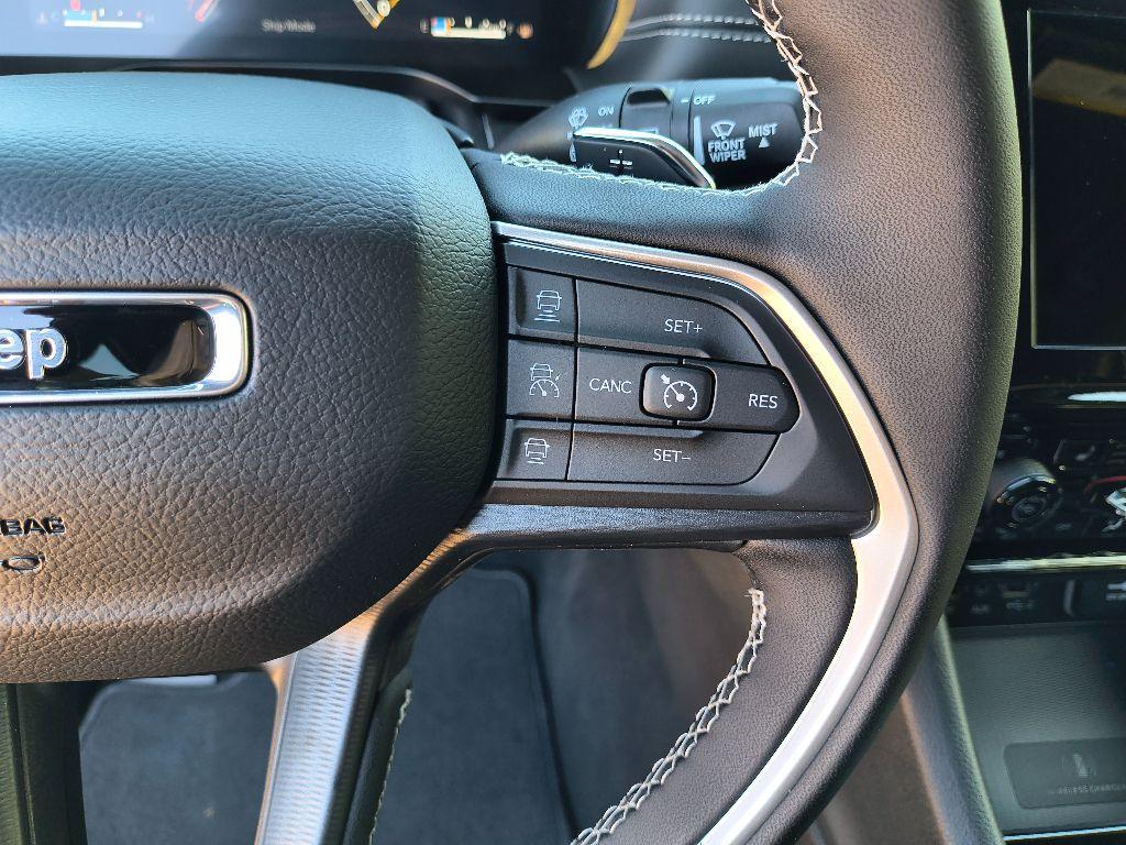new 2025 Jeep Grand Cherokee car, priced at $39,725