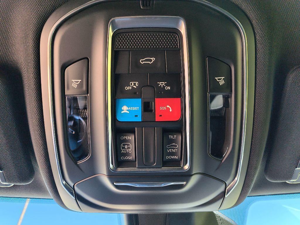 new 2025 Jeep Grand Cherokee car, priced at $40,817