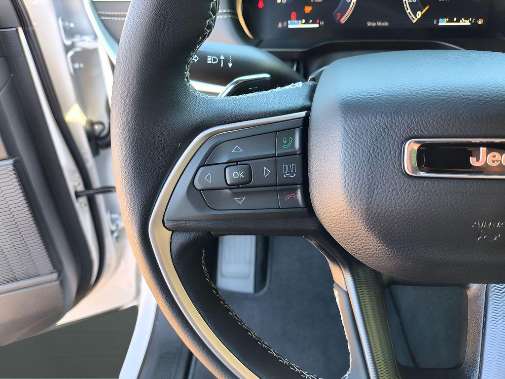 new 2025 Jeep Grand Cherokee car, priced at $35,569