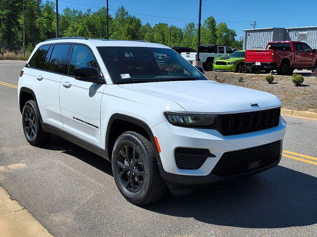 new 2025 Jeep Grand Cherokee car, priced at $39,725