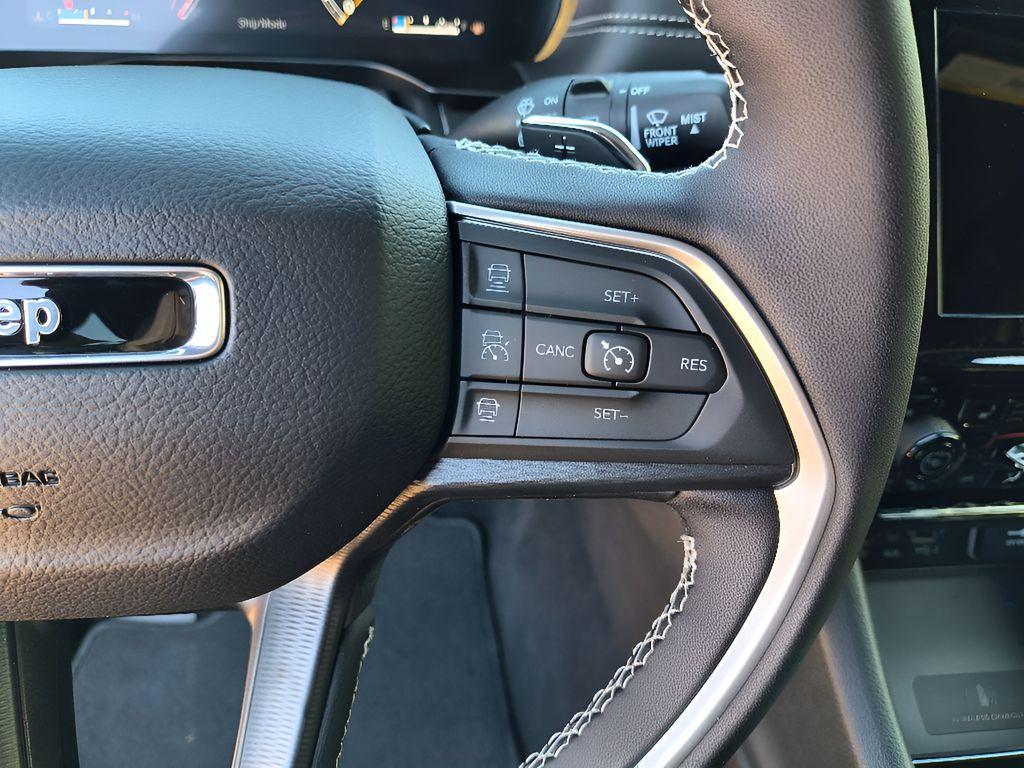 new 2025 Jeep Grand Cherokee car, priced at $35,569