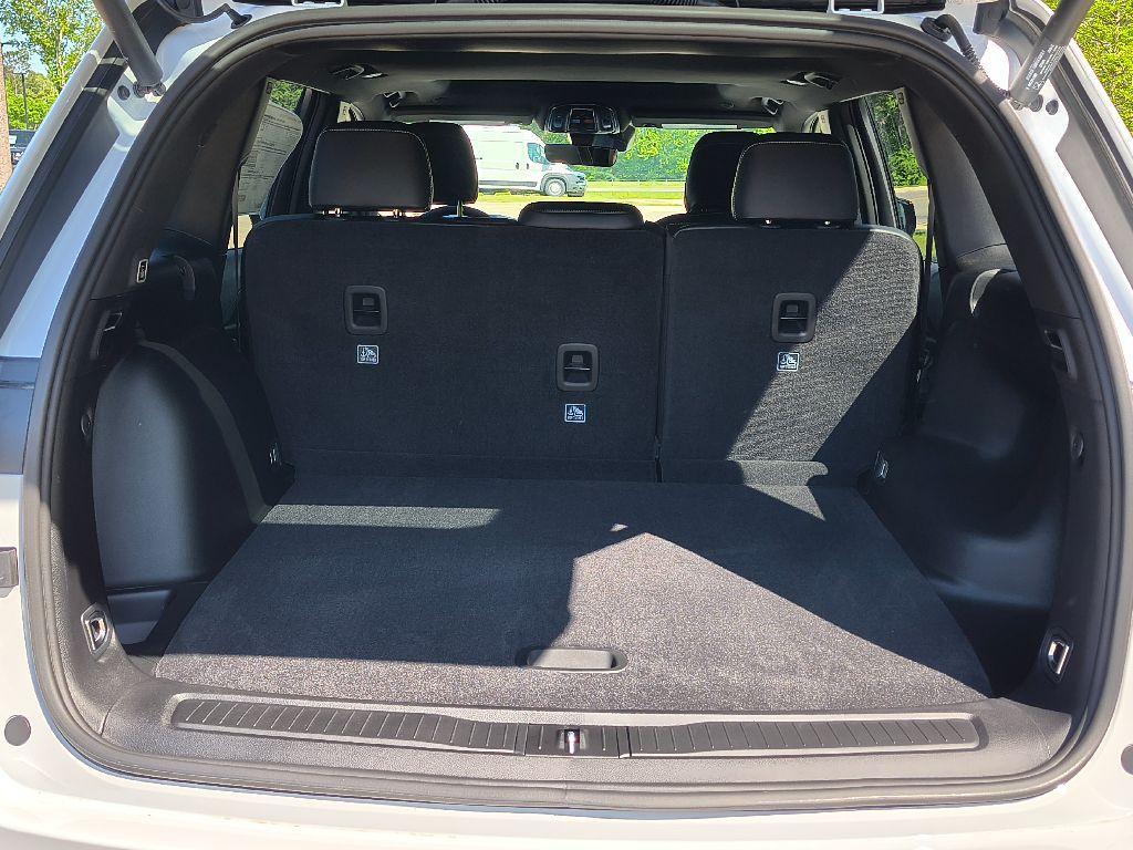 new 2025 Jeep Grand Cherokee car, priced at $39,725